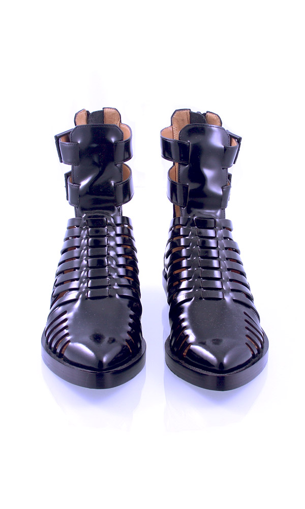 3.1 Phillip Lim
PJ Sandal
PHILIP LIM is here to elevate your footwear this fall. Block heels in punchy hues and ankle boots with a metallic finish take you sky-high, while a line of elegant loafers bring you firmly back down to earth. Step up in these PHILIP LIM PJ Sandals.
FINAL SALE.
$188.00